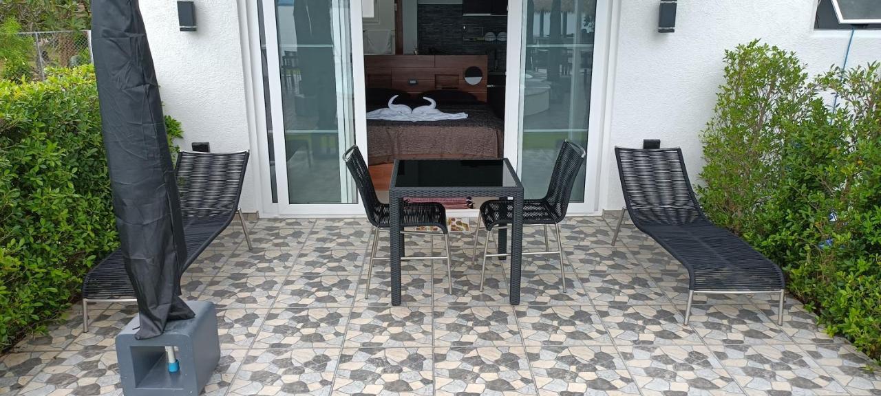 Beachfront Pool Villa And Apartment チャン島 エクステリア 写真