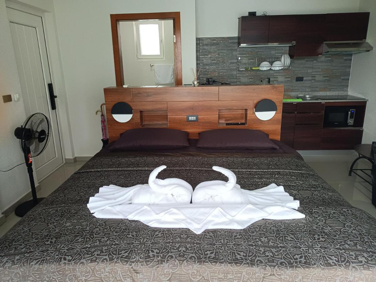 Beachfront Pool Villa And Apartment チャン島 エクステリア 写真