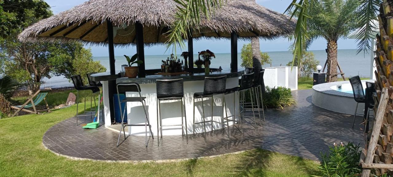 Beachfront Pool Villa And Apartment チャン島 エクステリア 写真